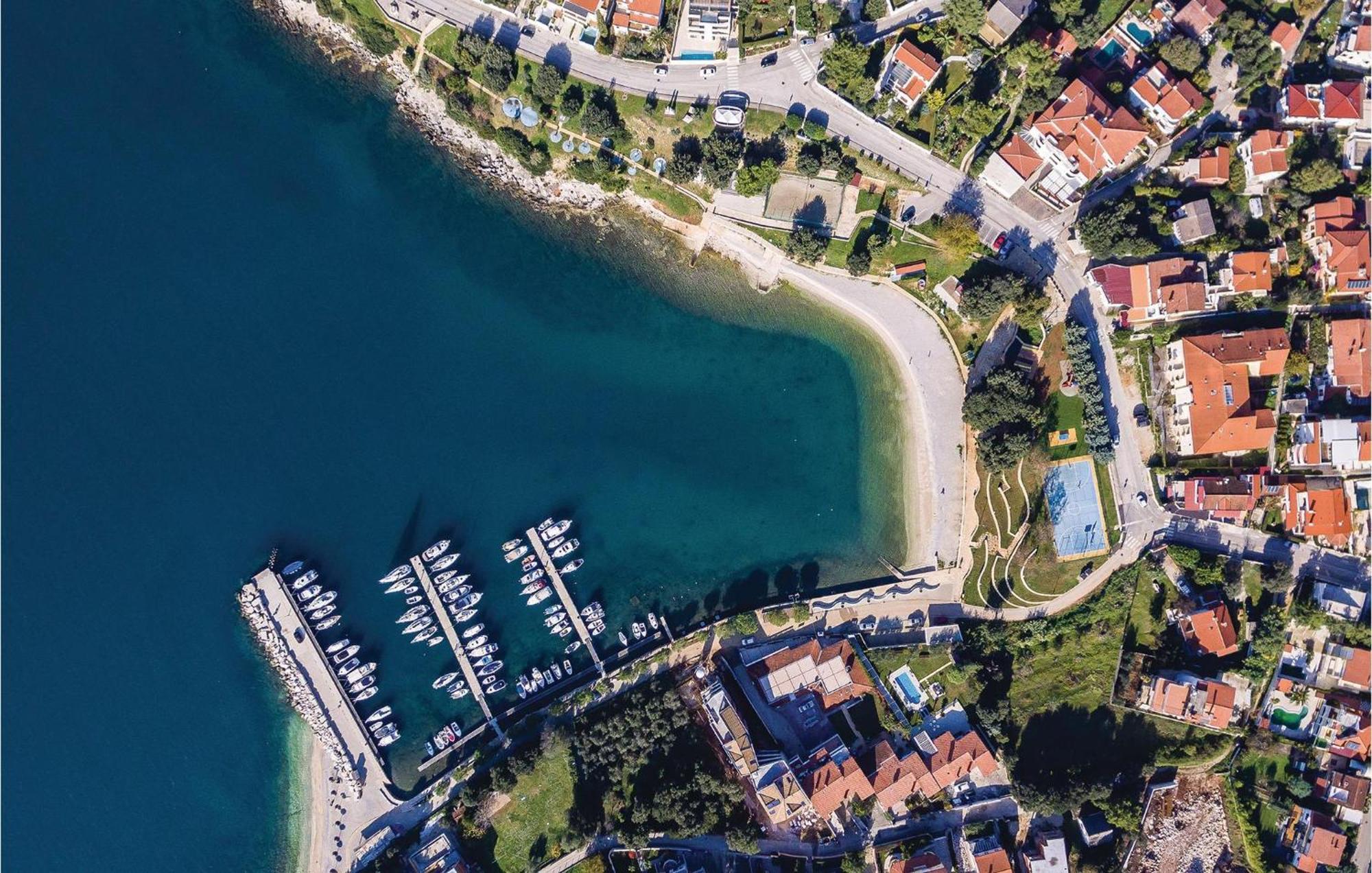 3 Bedroom Stunning Apartment In Pula Pula