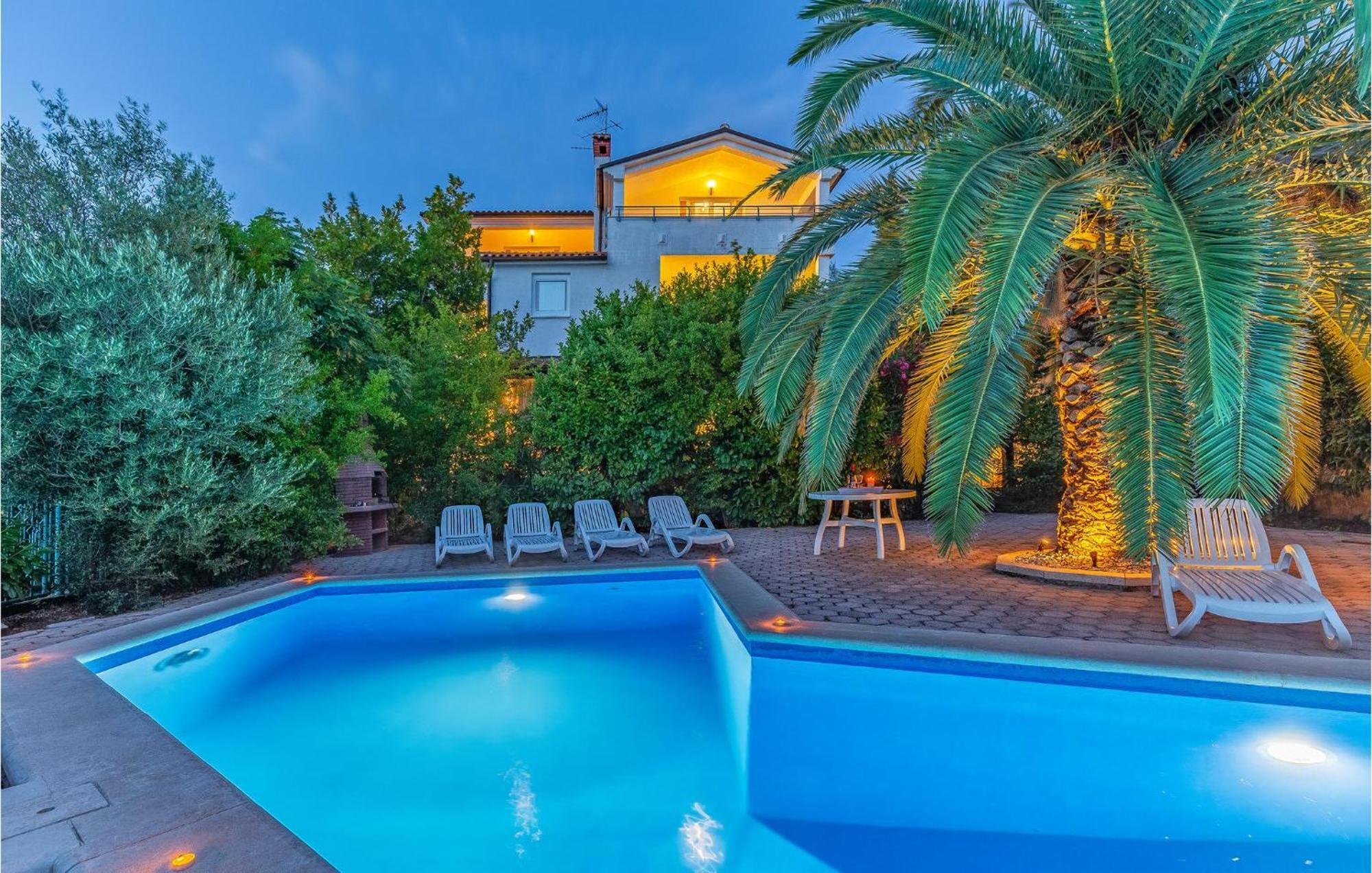 3 Bedroom Stunning Apartment In Pula Apartma *