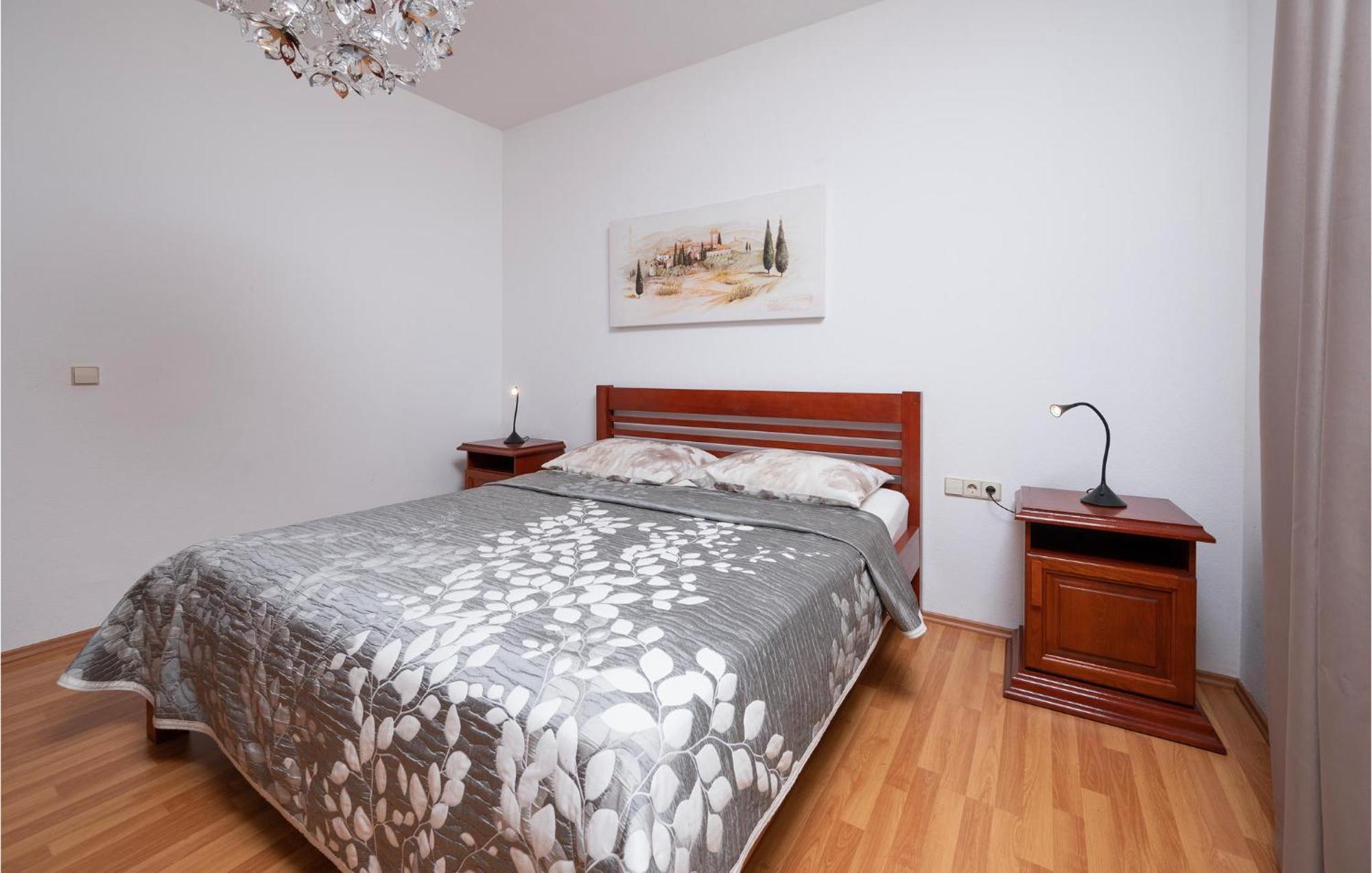 3 Bedroom Stunning Apartment In Pula