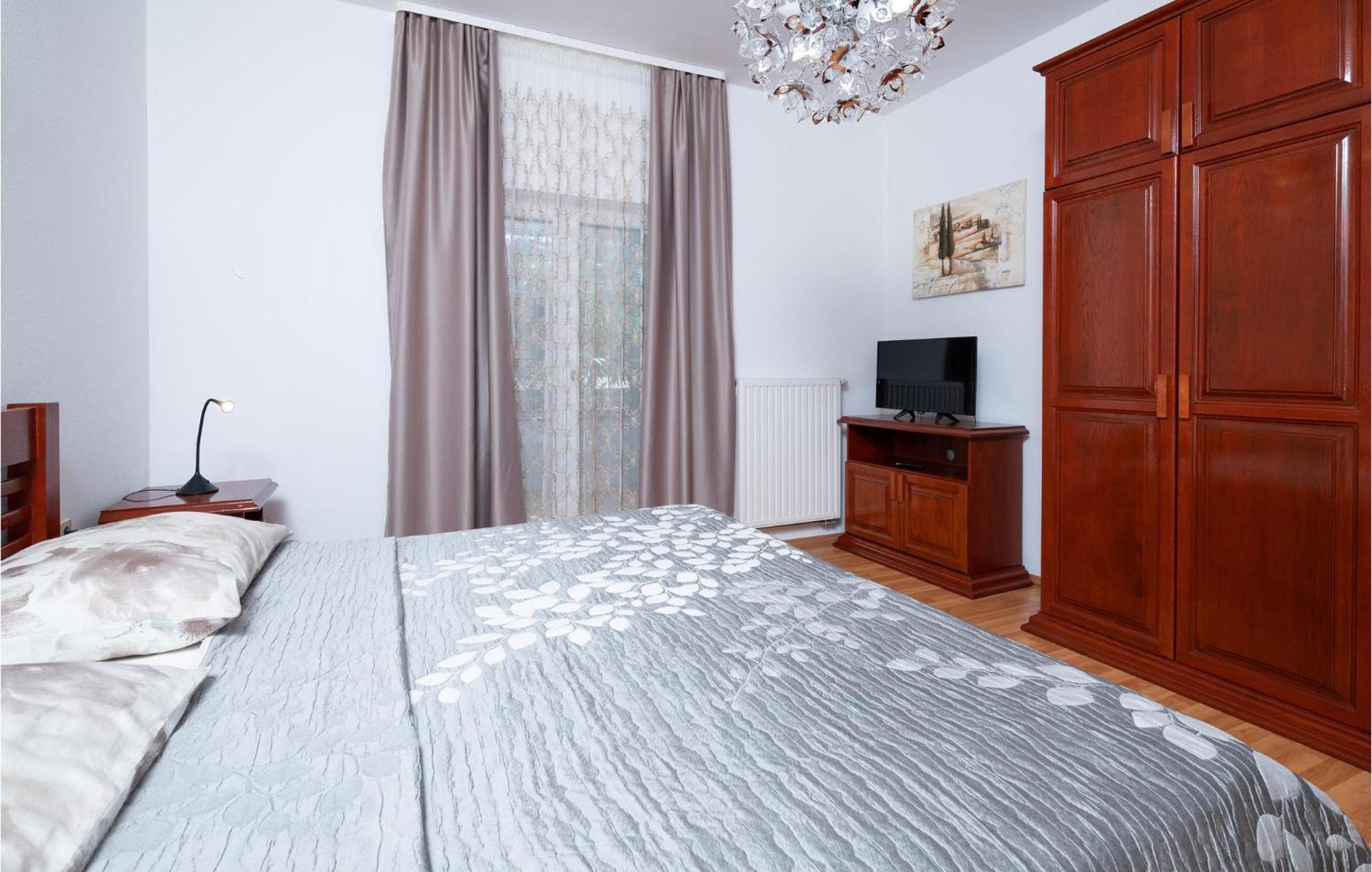 3 Bedroom Stunning Apartment In Pula Apartma *