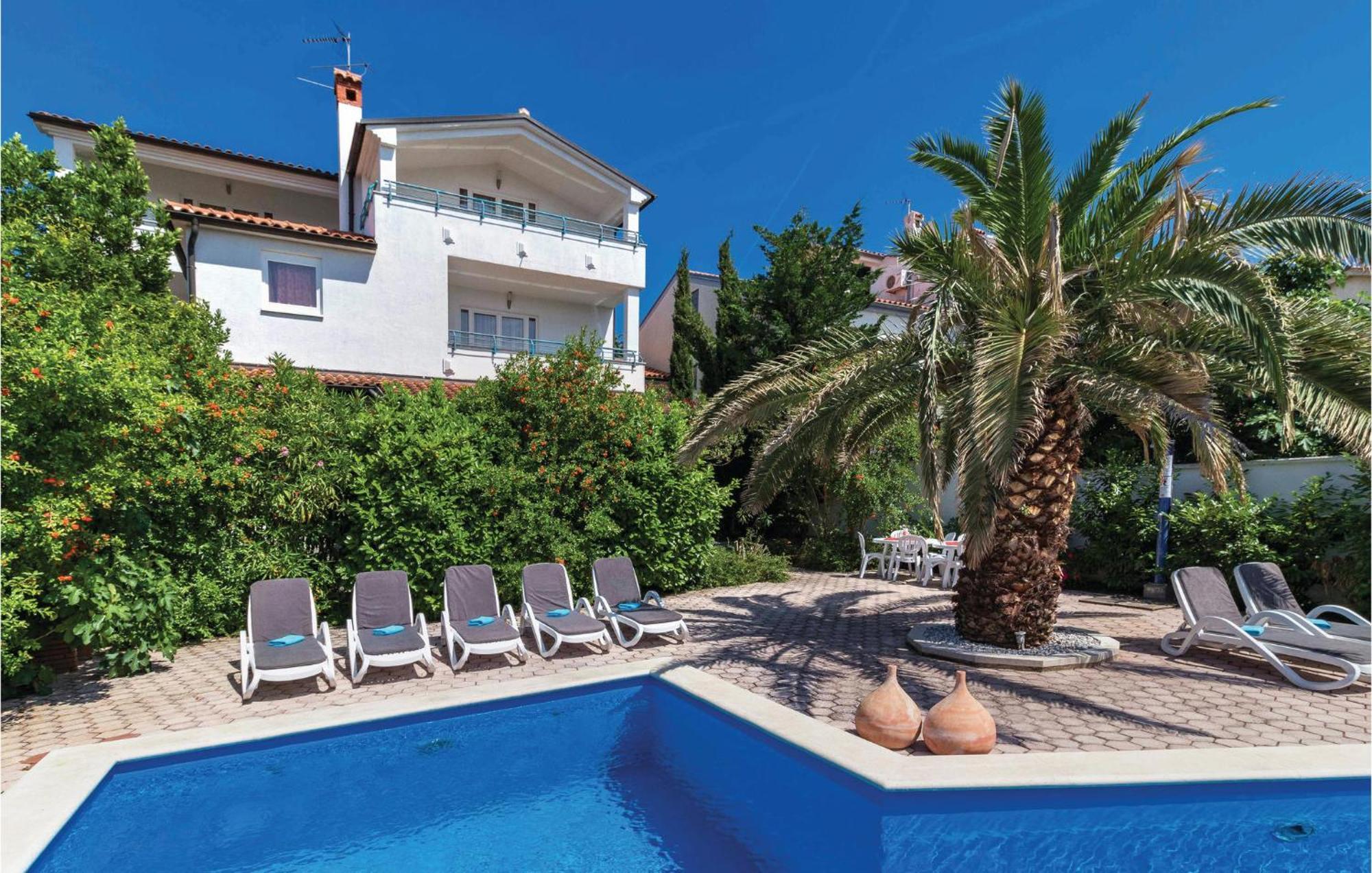 Apartma 3 Bedroom Stunning Apartment In Pula *